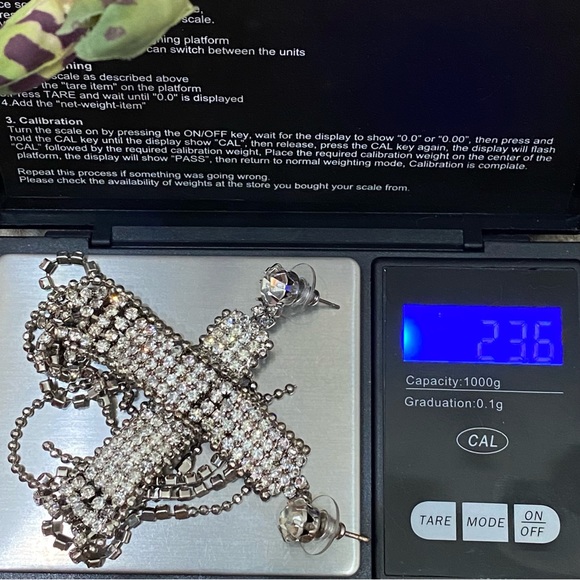 Vintage Unsigned Pavé Clear Rhinestones Drop Fringe Runway Statement Earrings - Picture 11 of 13